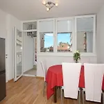 Bay Bridge Center Apartment 1